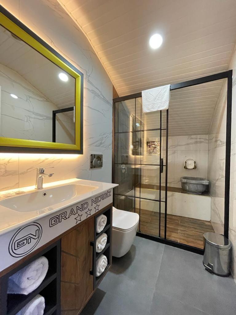 Grand Nergiz Otel Анталия Екстериор снимка